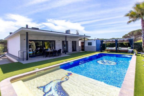 Catalunya Casas Modern Vacation Paradise 'Villa Ainmi' on the Costa Brava!